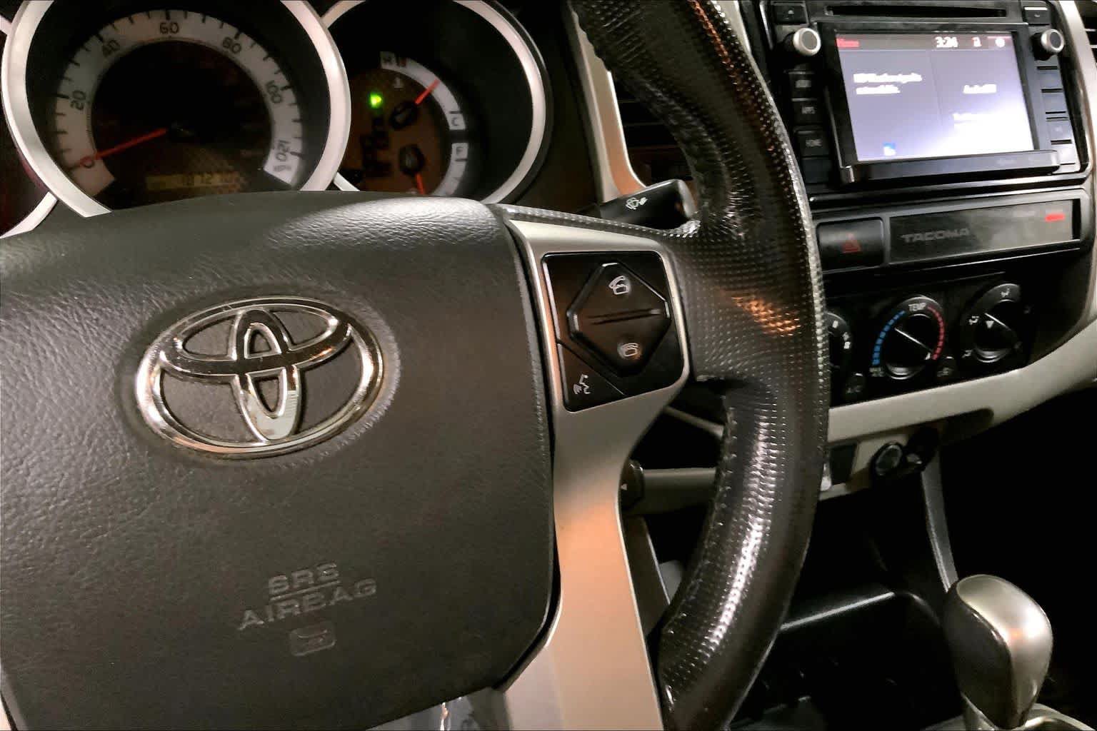 Used 2015 Toyota Tacoma 4x4 Double Cab w/ SR5 Package image 24