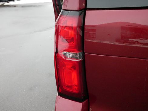 Used 2019 Chevrolet Tahoe LT image 17