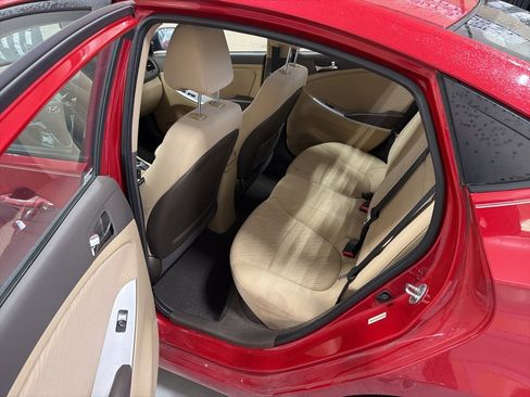 Used 2013 Hyundai Accent GLS w/ Premium Pkg image 19