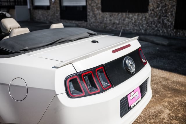 Used 2013 Ford Mustang Premium RWD image 24