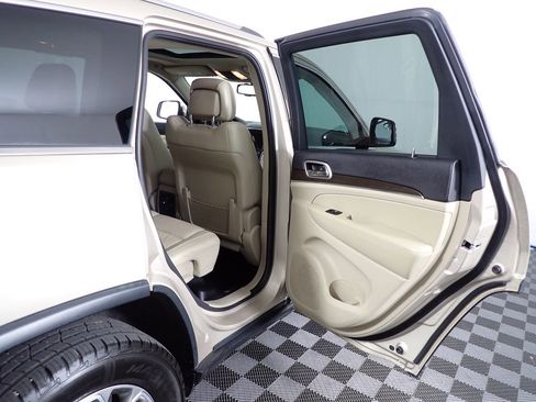 Used 2014 Jeep Grand Cherokee Limited AWD/4WD image 37