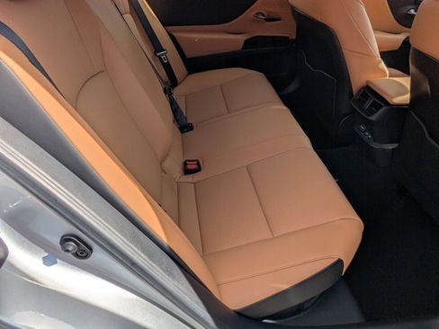 Used 2025 Lexus ES 300h w/ Premium Package image 19