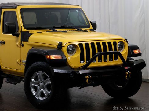 Used 2019 Jeep Wrangler Sport AWD/4WD image 2