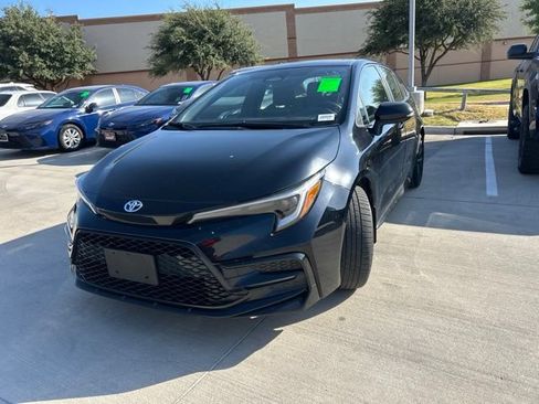 Used 2024 Toyota Corolla SE w/ SE Package FWD image 7