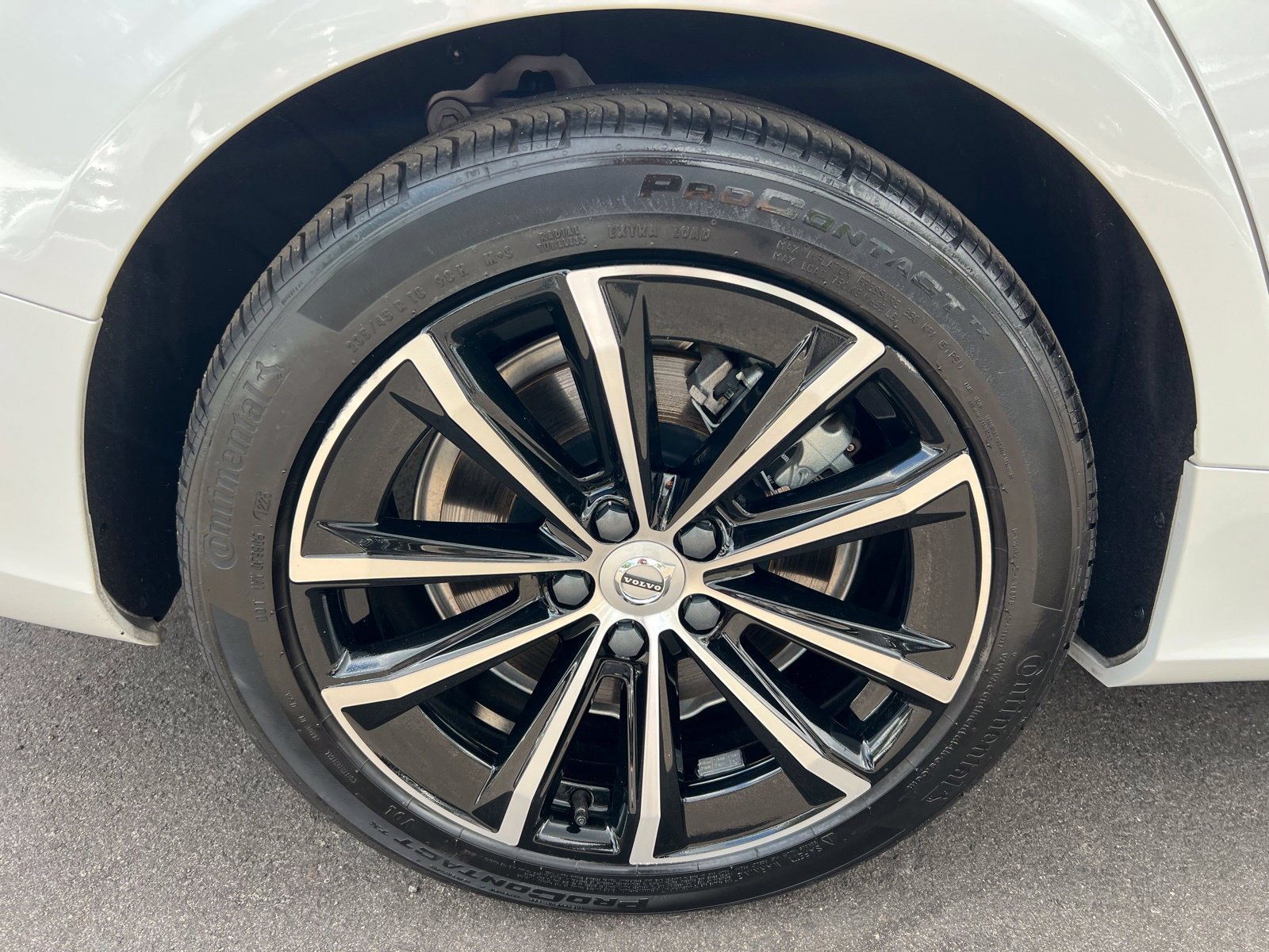 Used 2023 Volvo S60 T8 Plus AWD/4WD image 14