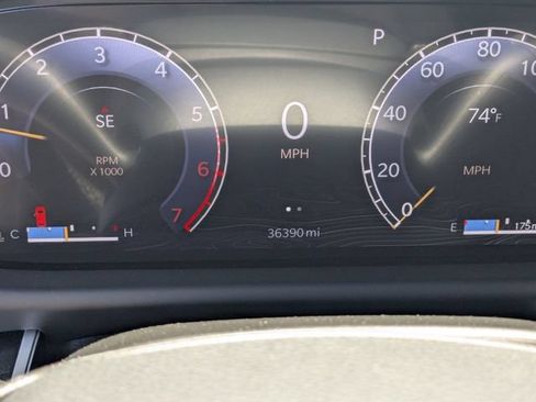 Used 2024 Jeep Wagoneer 4WD image 18