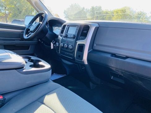 Used 2019 RAM 1500 Classic SLT image 21