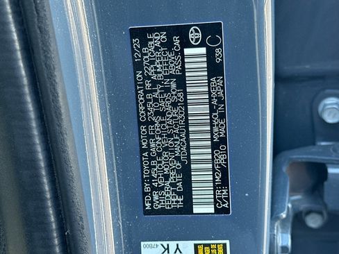 Certified 2024 Toyota Prius LE FWD image 28