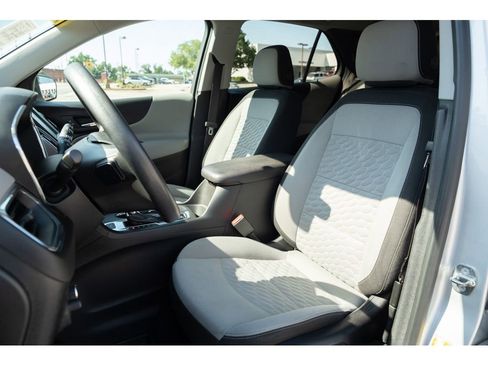 Used 2018 Chevrolet Equinox LT FWD image 12