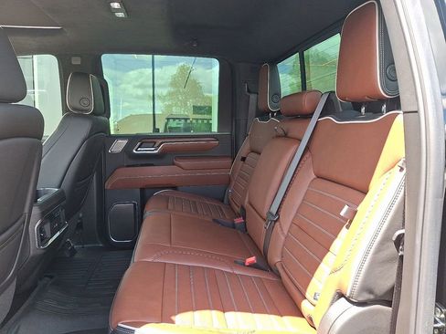 Used 2024 GMC Sierra 2500 Denali Ultimate AWD/4WD image 10
