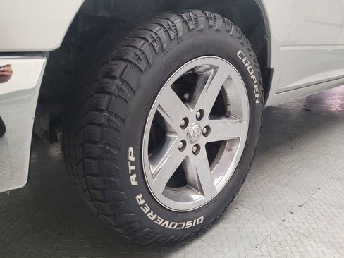 Used 2018 RAM 1500 Classic SLT AWD/4WD image 31