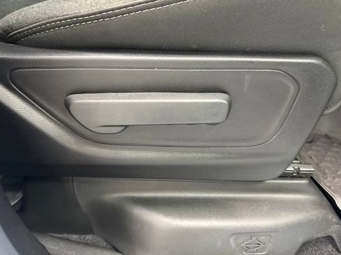 Used 2025 RAM 1500 Big Horn AWD/4WD image 29