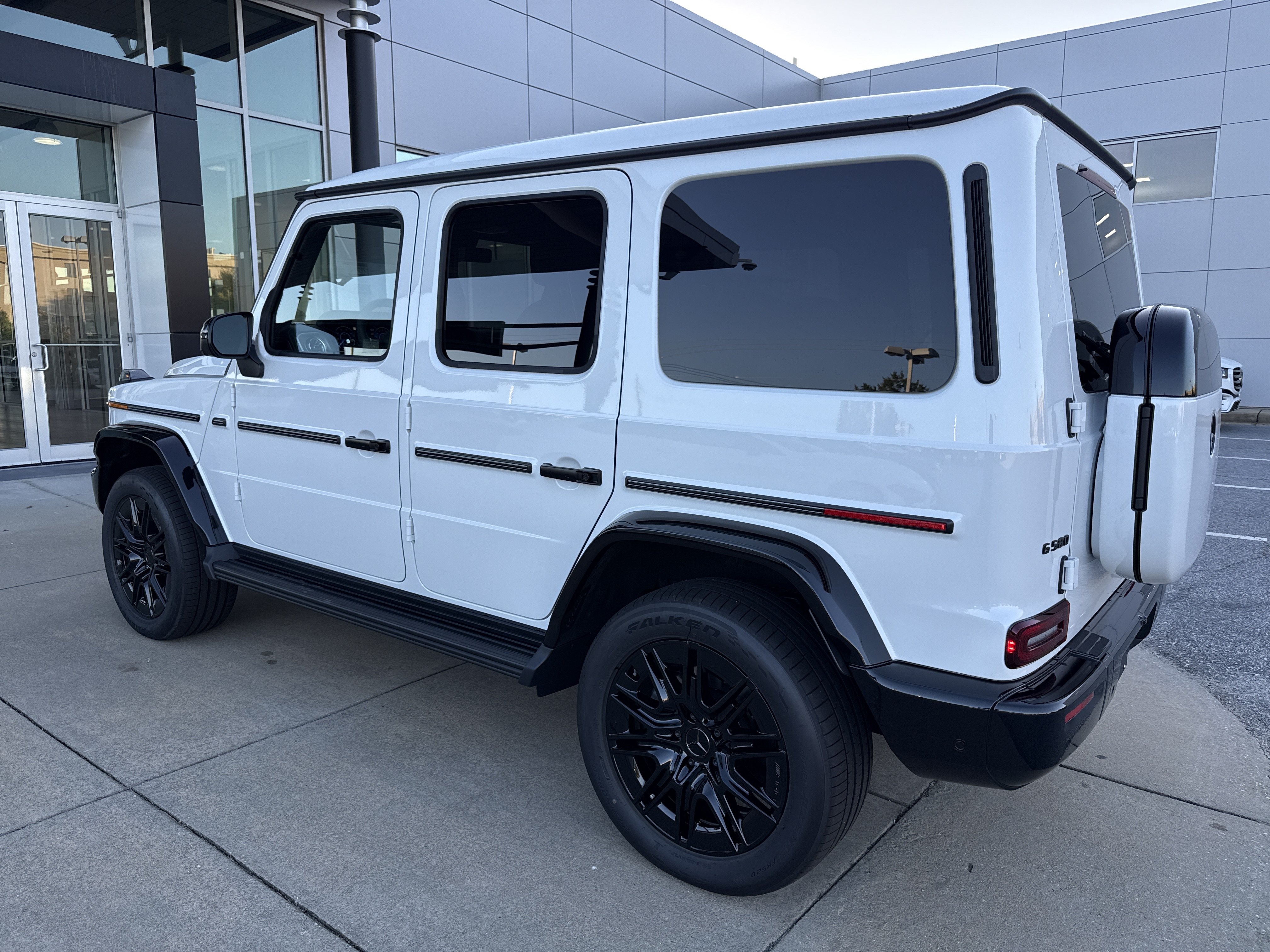 New 2027 Mercedes-Benz G 580 e image 2