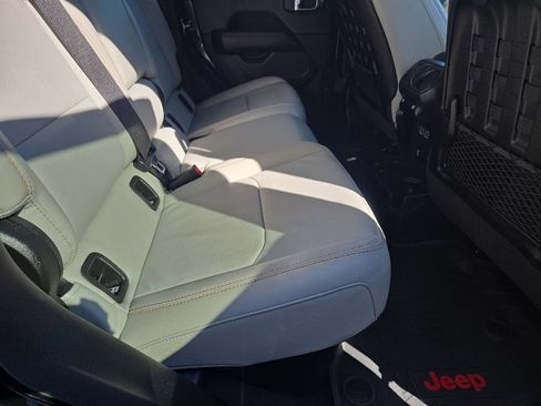 Used 2023 Jeep Gladiator Mojave w/ Cold Weather Group AWD/4WD image 89