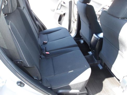 Used 2018 Toyota RAV4 XLE AWD/4WD image 12