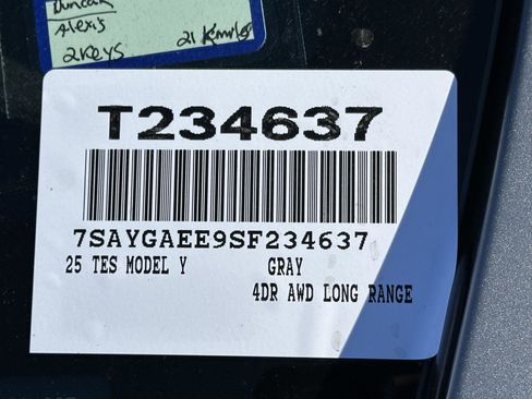 Used 2025 Tesla Model Y Long Range image 14