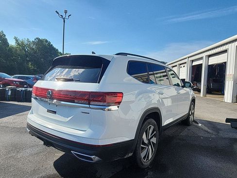 Used 2024 Volkswagen Atlas SE AWD/4WD image 5