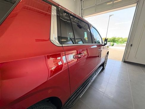 New 2026 Chevrolet Suburban Premier AWD/4WD image 14