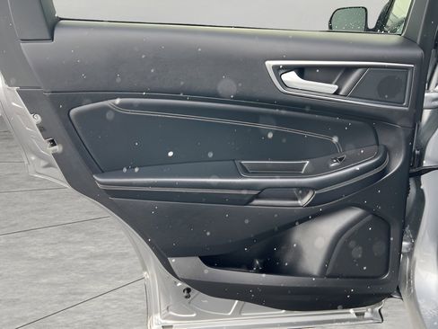 Used 2024 Ford Edge Titanium image 54