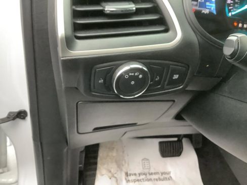 Used 2022 Ford Edge SEL image 13