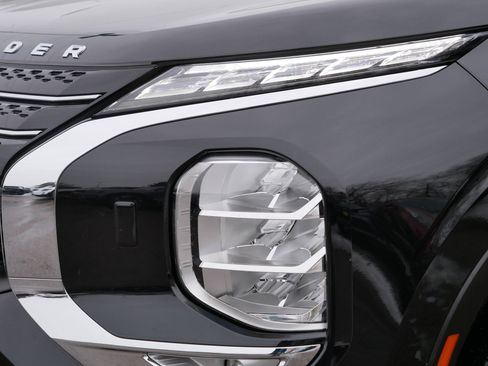 Used 2023 Mitsubishi Outlander SEL image 16