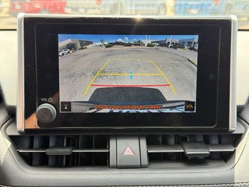 Used 2023 Toyota RAV4 LE AWD/4WD image 19