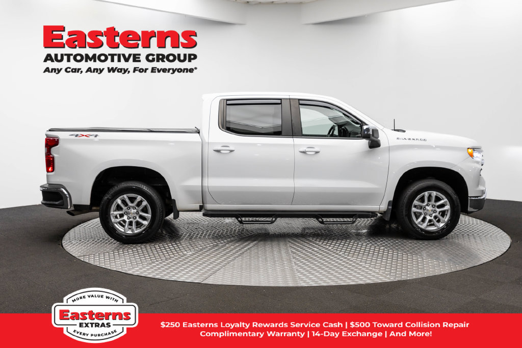 Used 2023 Chevrolet Silverado 1500 LT AWD/4WD image 5