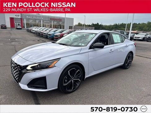 Certified 2025 Nissan Altima 2.5 SR FWD image 1