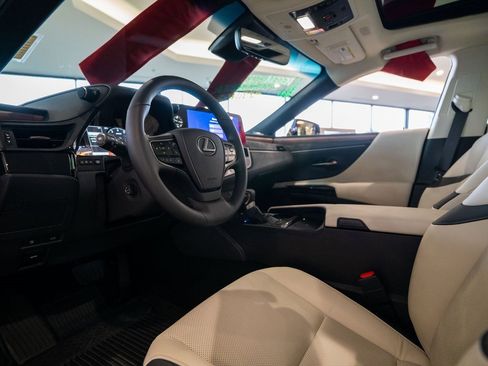 New 2025 Lexus ES 350 w/ Premium Package image 11