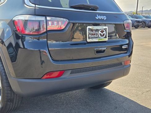 Used 2018 Jeep Compass Latitude w/ Popular Equipment Group FWD image 5