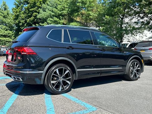 Used 2024 Volkswagen Tiguan SEL R-Line AWD/4WD image 2