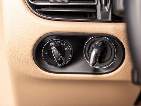 Certified 2025 Porsche Macan S image 49