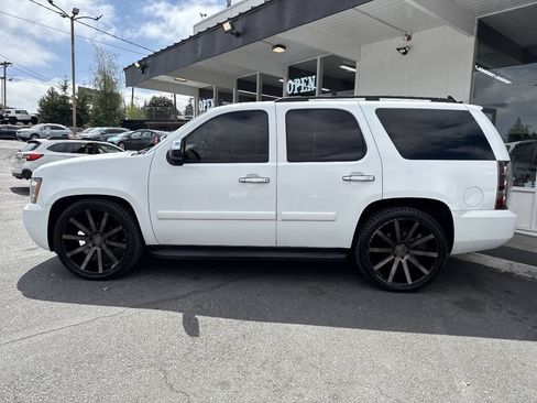 Used 2008 Chevrolet Tahoe LTZ w/ LTZ Preferred Equipment Group AWD/4WD image 2