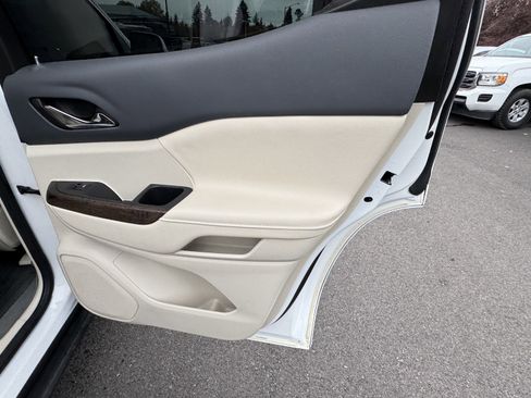 Used 2021 GMC Acadia Denali w/ Denali Ultimate Package image 16