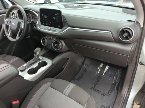Used 2024 Chevrolet Blazer LT FWD image 25