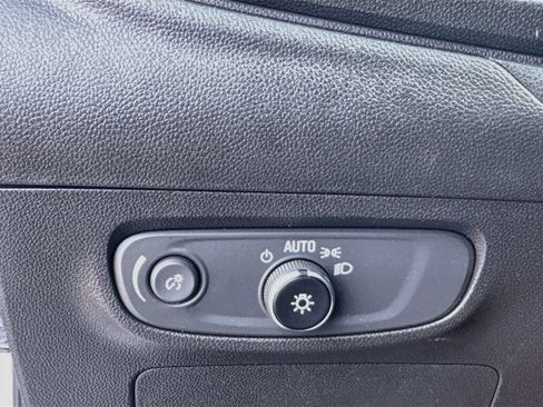 Used 2025 Buick Encore GX Sport Touring w/ Advanced Technology Package FWD image 19