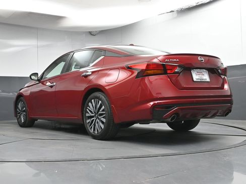 Certified 2024 Nissan Altima 2.5 SV w/ SV Premium Package FWD image 28