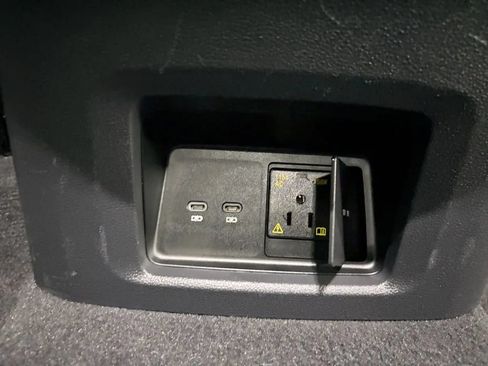 Used 2025 Volkswagen Atlas SE AWD/4WD image 48