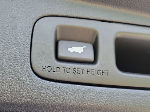 Used 2024 Honda CR-V EX-L image 8
