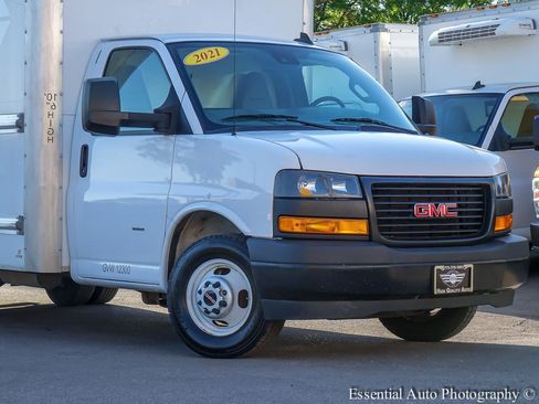 Used 2021 GMC Savana 3500 Extended w/ Power Convenience Package RWD image 3