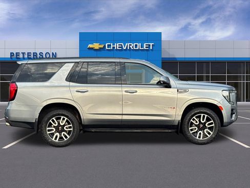 Used 2024 GMC Yukon AT4 w/ Technology Package AWD/4WD image 3