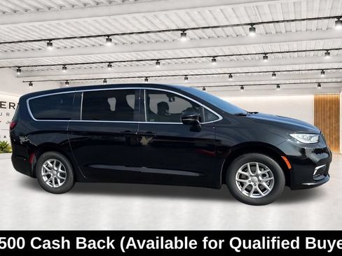 New 2026 Chrysler Pacifica Select FWD image 14