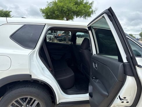 Certified 2024 Nissan Rogue S FWD image 16