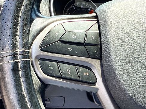Used 2019 Jeep Cherokee Latitude Plus FWD image 35