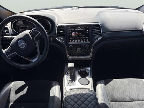 Used 2018 Jeep Grand Cherokee Altitude image 15