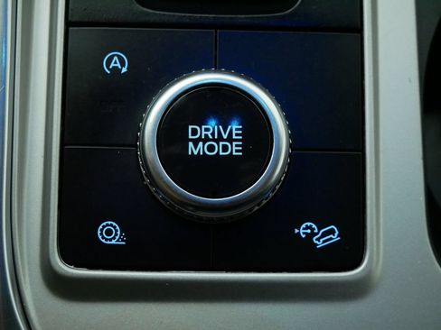 Used 2021 Ford Explorer Limited w/ Equipment Group 301A AWD/4WD image 32