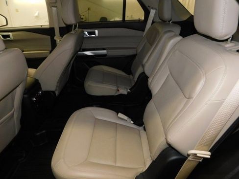 Used 2021 Ford Explorer Limited w/ Hybrid Equipment Group 310A image 13