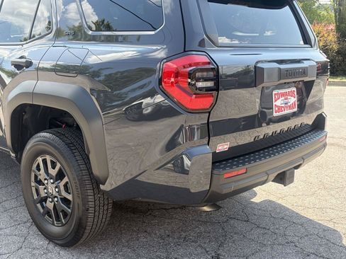 Used 2025 Toyota 4Runner SR5 RWD image 30