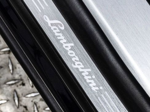 Used 2024 Lamborghini Urus Performante image 38