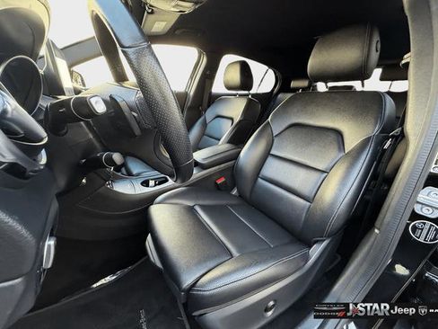Used 2020 Mercedes-Benz GLA 250 4MATIC w/ Premium Package image 9